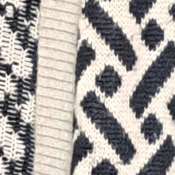 Carolyn Taylor Black and Tan Geometric Cardigan Women's XL #44 - Picture 4 of 10